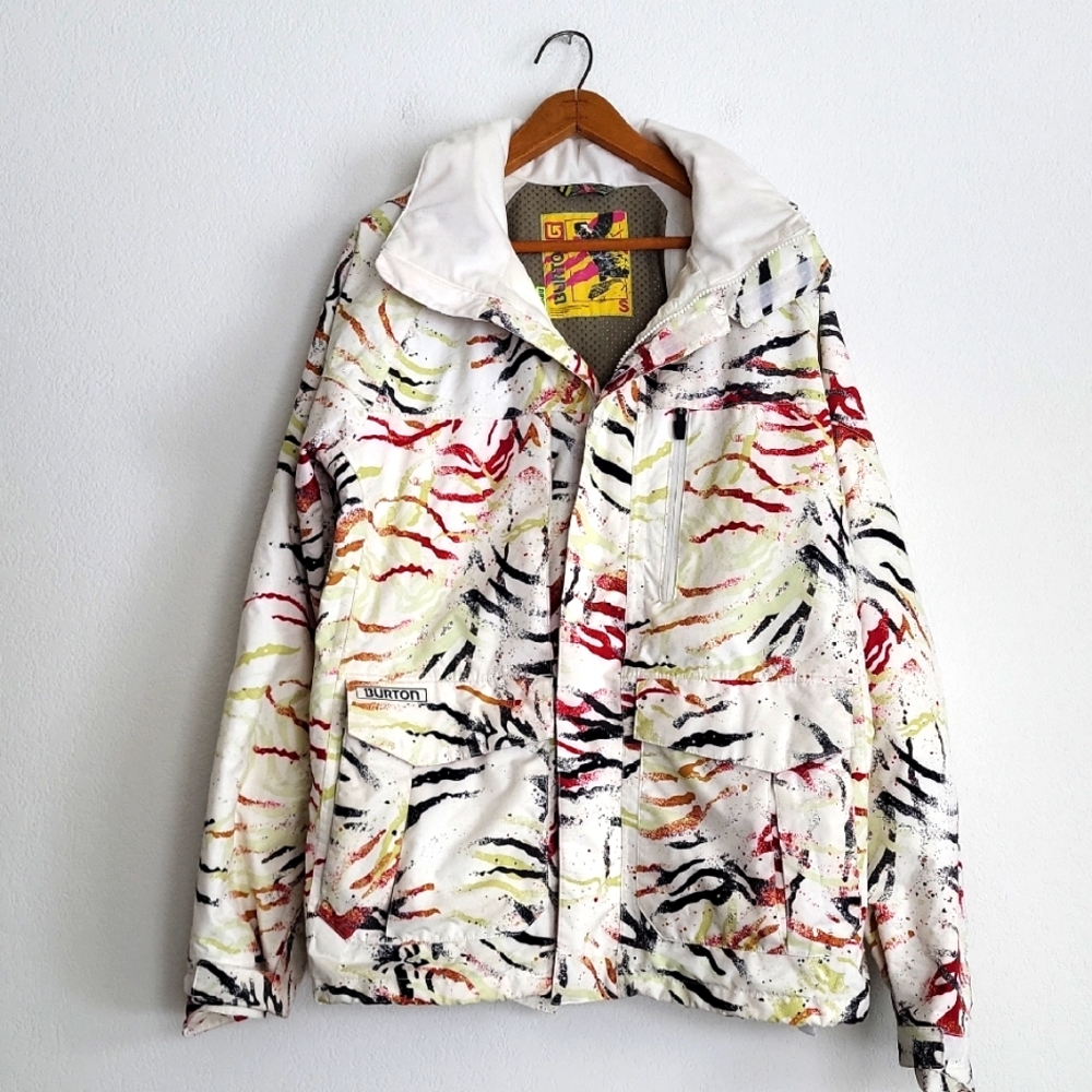Burton Snowboard Jacket – Abstract Graphic Print
